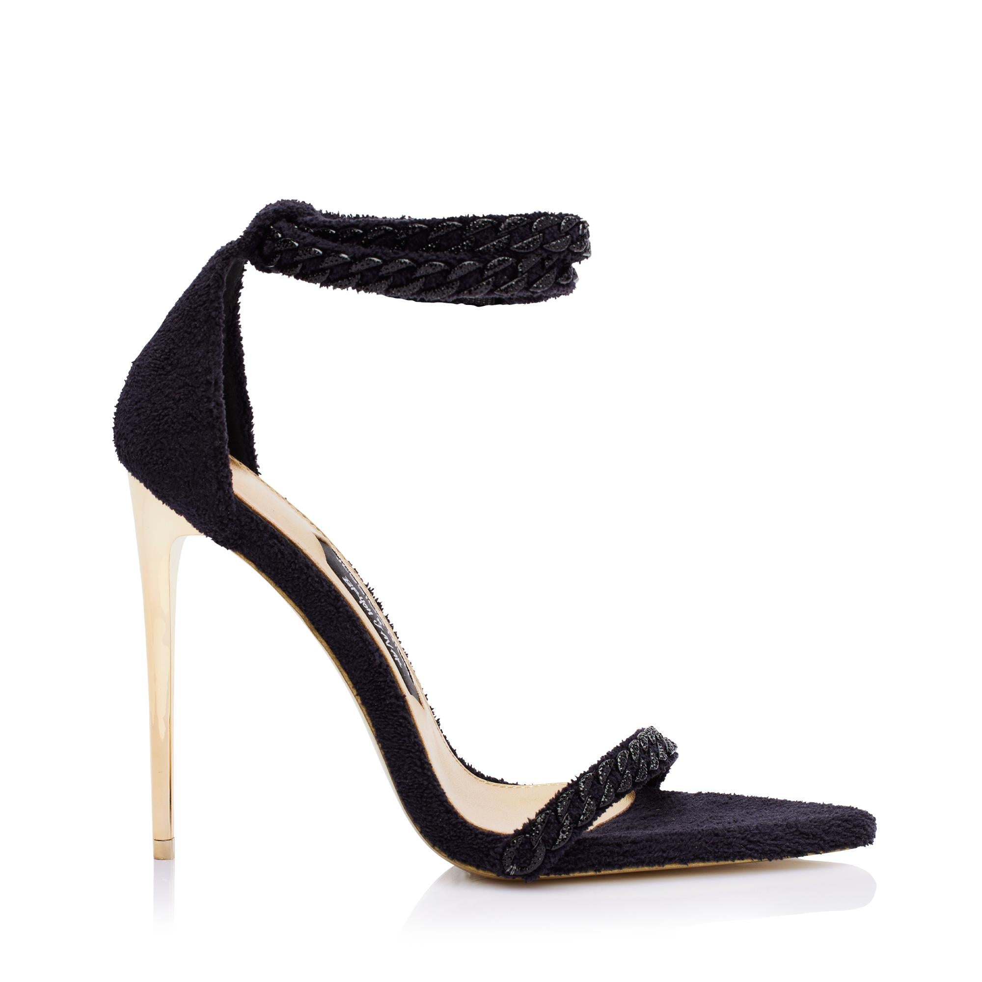 ★韓国人気★LEATHERY★LR X OJG Connected Strap Sandal Black Toe-Loop Platform Sandals - CHARLES & KEITH International